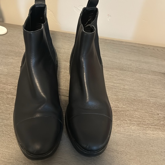 EUC Cole Haan black ankle boots. Size 8.  Waterproof. - Picture 2 of 6